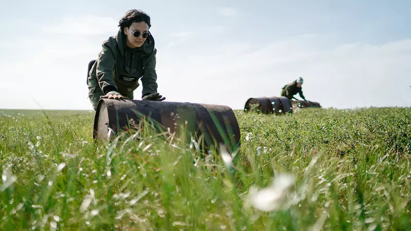 Изображение №2 для «Рыбоводство: Волонтеры Газпром нефти и жители Ямала собрали более 625 тонн мусора на полуострове»