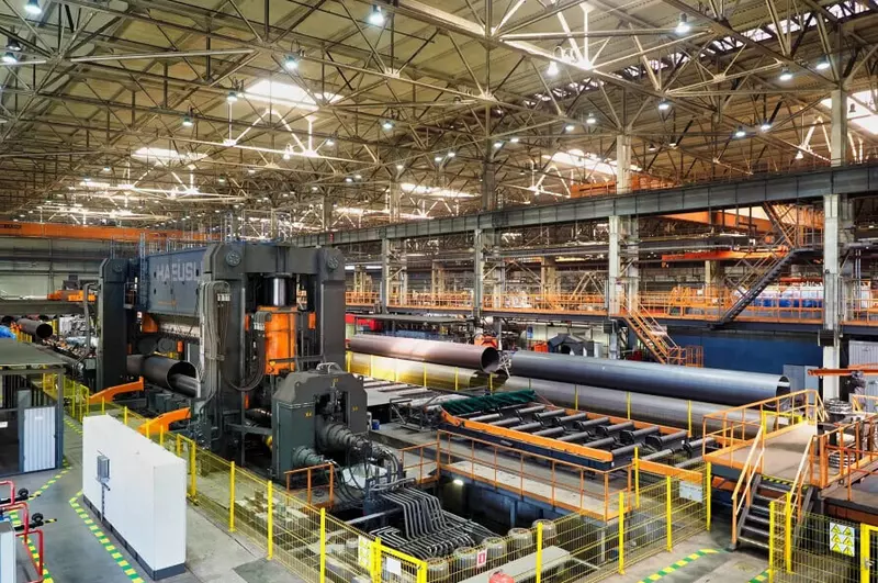 Загорский трубный завод установил новый вал диаметром 900 мм