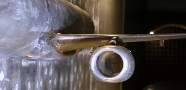 Модель импортозамещенного 100 с новыми пилонами двигателя испытали в ЦАГИ