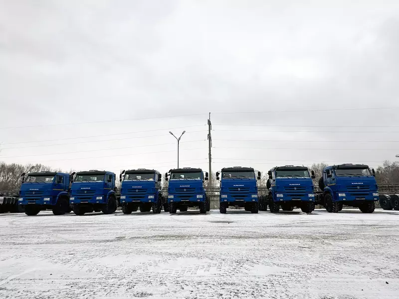 РИАТ отгрузил партию седельных тягачей КАМАЗ 43118