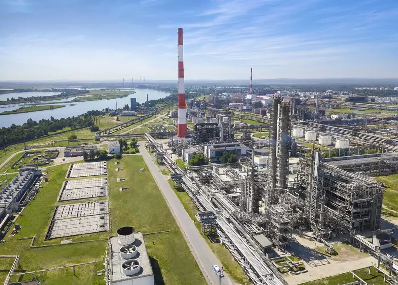 АНХК Роснефти ввела в строй новый комплекс по наливу битума