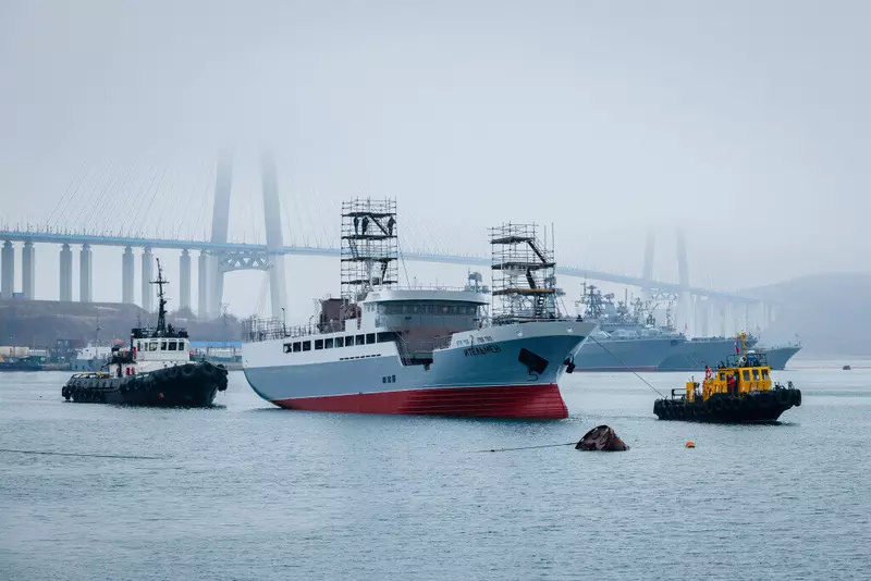 Иллюстрация #1 для поста «Судостроение и судоходство : ОСК спустила на воду новый краболов проекта 03141»