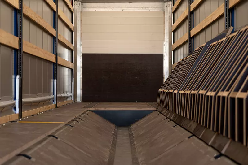 Изображение #2 для «штора: Тентованный полуприцеп для перевозки стали в рулонах»