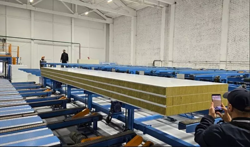 Картинка 2 для публикации «Тверская область: На предприятии Ржевкирпич запущена новая производственная линия по изготовлению сэндвич панелей»