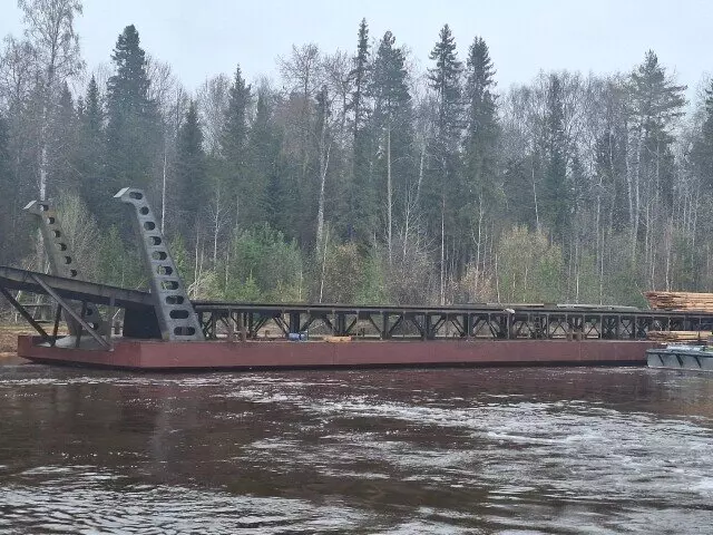 #2 для «Коми: В поселок Коржинский в республике Коми доставлен новый наплавной понтонный мост»