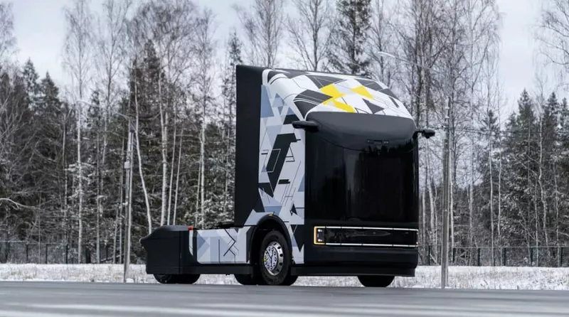 Компания разработала полностью автономный тягач