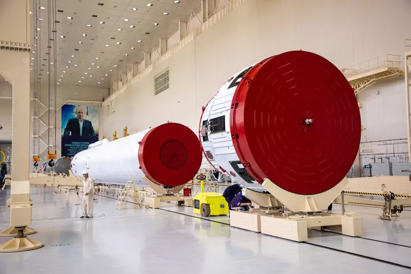 #10 для публикации «На космодроме Восточный в ходе комплексных испытаний собирают ракету Ангара НЖ»