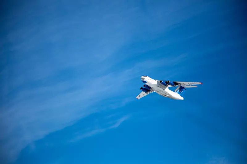 Картинка #2 для поста ««Роскосмос» : Аэропорт космодрома Восточный принял первый грузовой самолет Роскосмоса»