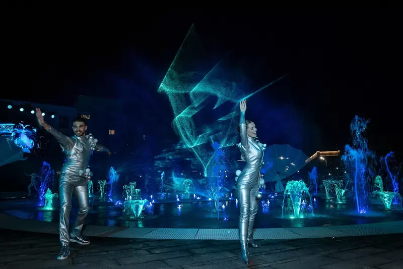 Фото 10 для статьи «Уникальный светомузыкальный фонтан появился в Новом Уренгое»