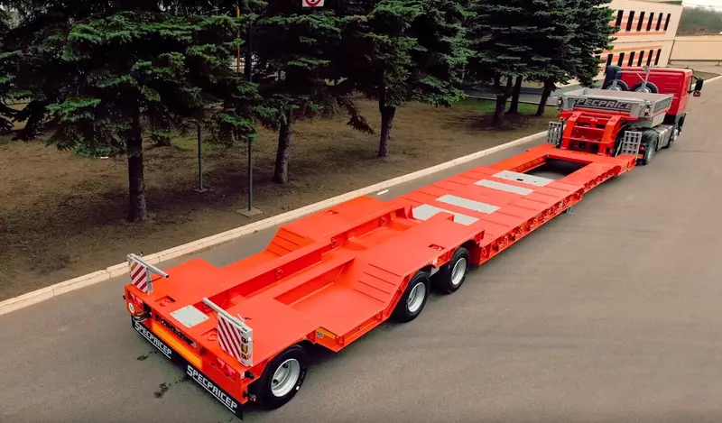 Российский завод выпустил новый комбайновоз