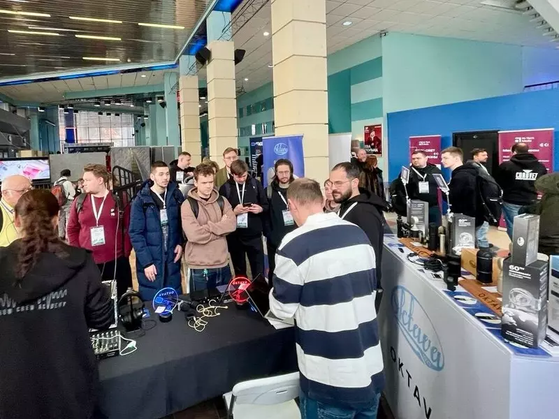 Картинка #2 для поста «: »