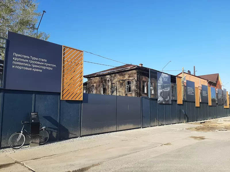 Реставрация исторической застройки речного порта (фото автора)