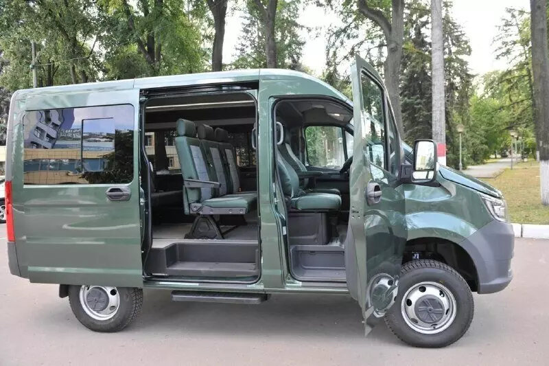 Иллюстрация №4 для поста «Представлен новый полноприводный Соболь 4 4 с большой кроватью»