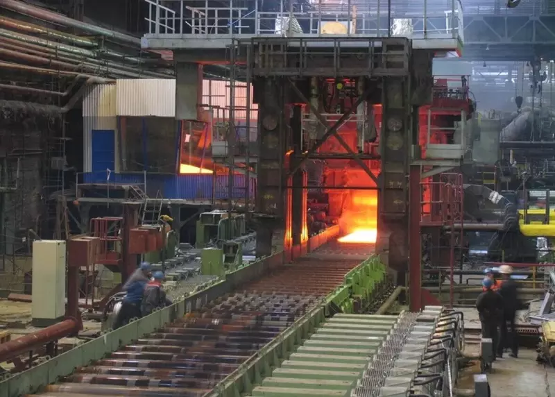 Двухкилометровый стан 2800 на Уральской Стали обновили за восемь дней