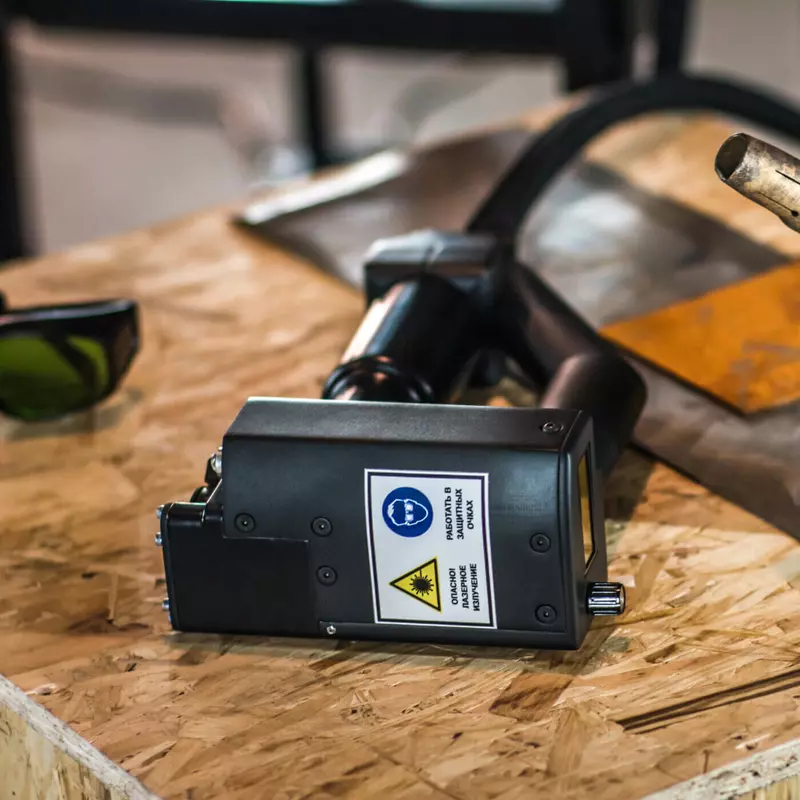 Иллюстрация #2 для публикации «электротехника и приборы: Компания Витулус СМЕ начала выпуск отечественных аппаратов лазерной очистки 100»