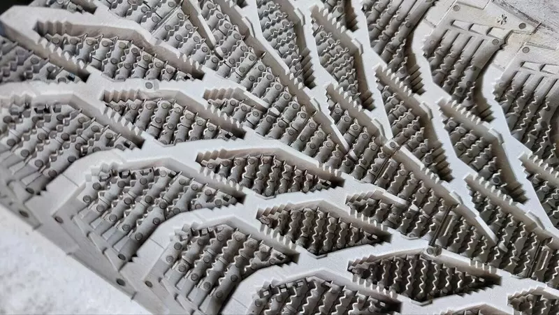 Картинка №3 для публикации «лазерная чистка: Тонкость работы лазерной очистки на примере пресс формы для автомобильной покрышки»