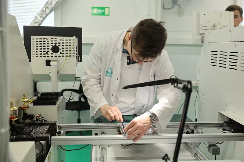 Фото №2 для «Минпромторг: В Ростове на Дону запустили новый завод по производству радиоэлектронной продукции»