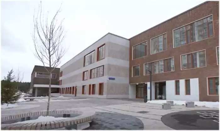 Новая школа и детский сад открылись в Москве