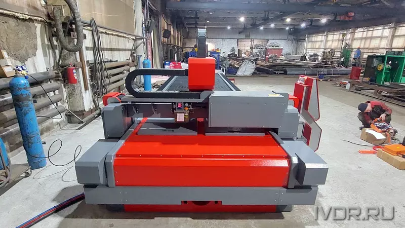 Лазерный станок по металлу INVADER PRO-1560