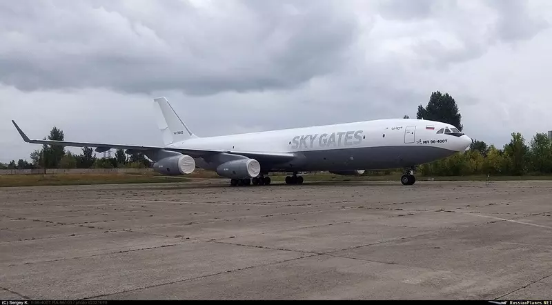 получила первый Ил 96 400Т