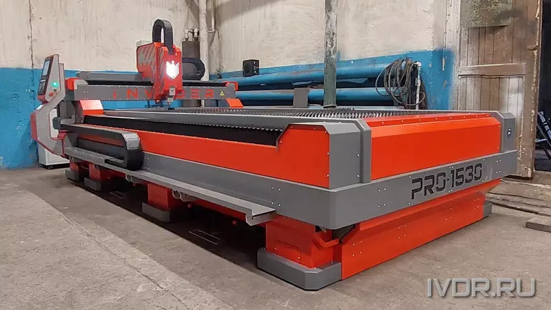 Российский станок лазерной резки металла INVADER PRO-1530