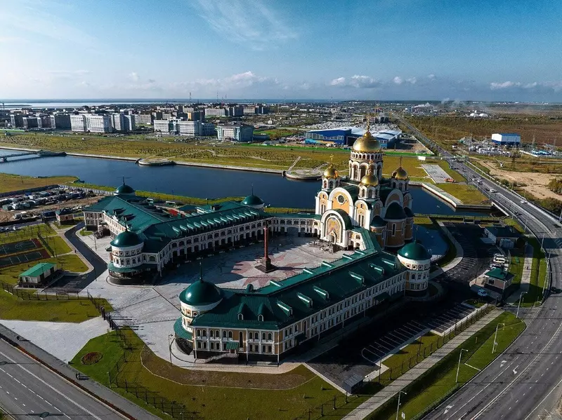 Картинка #2 для публикации «Спорт: В Салехарде освящён Кафедральный Преображенский собор»