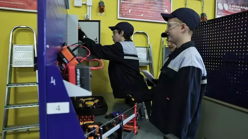 Фото 2 для новости «Обучение специалистов: Две новые мастерские Метрология и КИП и Промышленная автоматика в г»