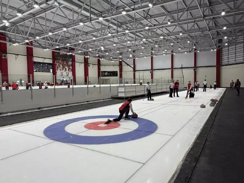 4 для «ледовая арена: В столице Прикамье открылась ледовая арена Красная машина»
