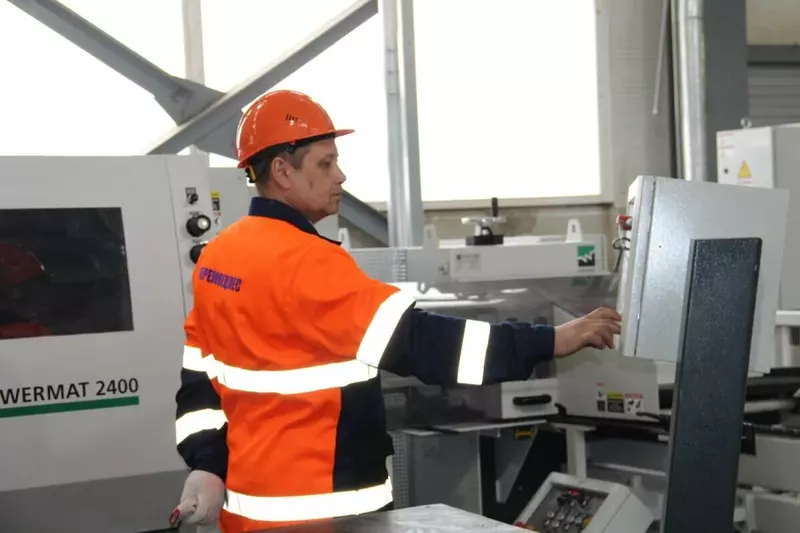 Картинка #1 для статьи «Новые заводы и цеха: Линию строганных погонажных изделий запустили в Вологодской области»