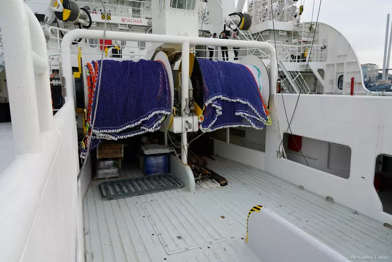 Изображение 2 для статьи «фотофакты: Механик Сизов перед стартом промысла»