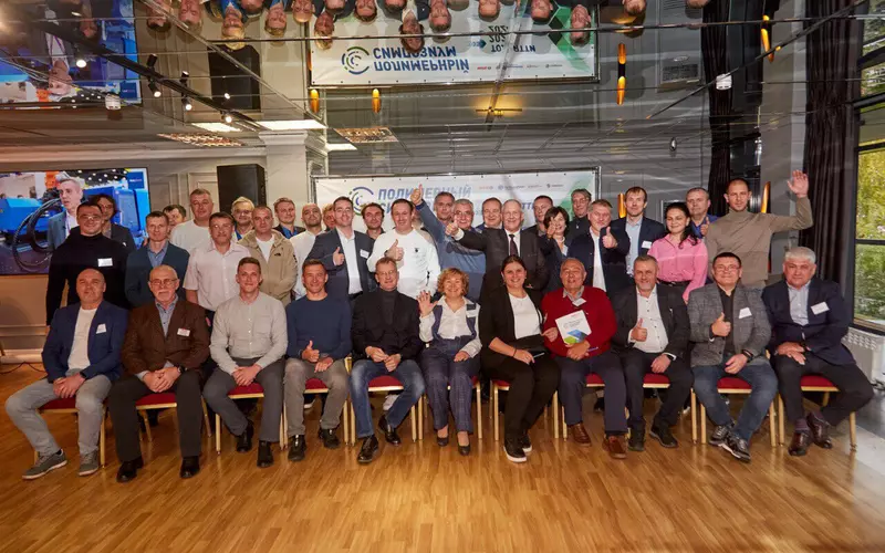 Изображение №2 для новости «StarLine: на Международном полимерном симпозиуме»