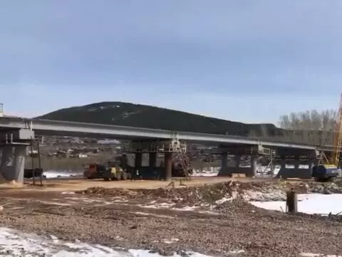 Картинка №13 для новости «Строительство важных автодорожных мостов ведётся в Югре и Приангарье»