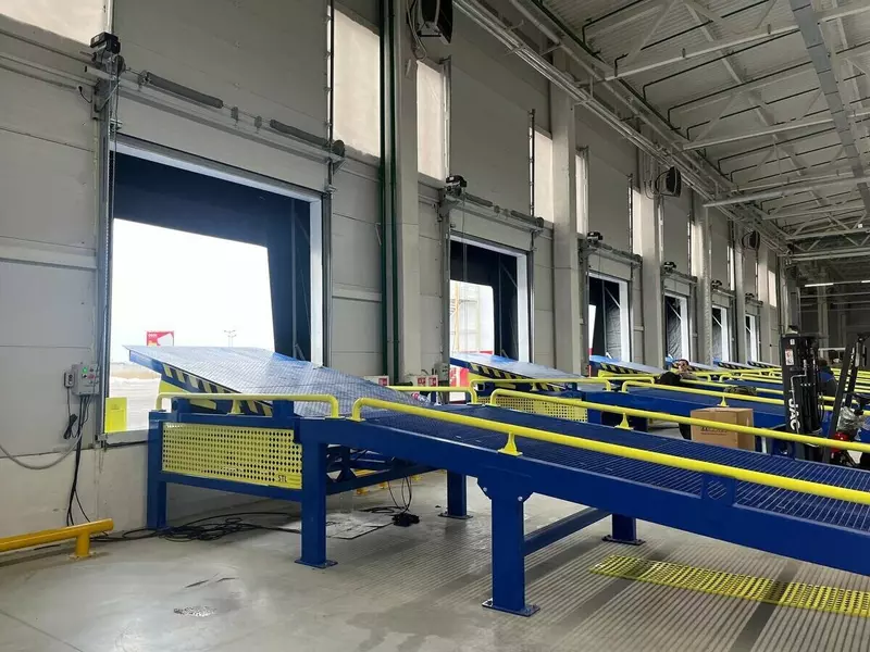 КРМЗ разработал комплект оборудования для складов с нулевым уровнем пола