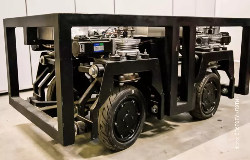 Беспилотного робота для перевозки грузов на предприятиях создали в ЛЭТИ