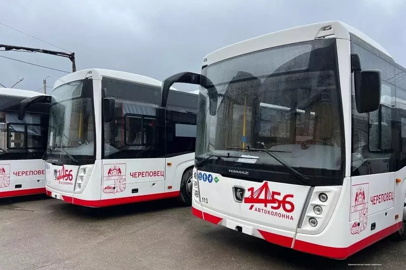5 апреля в Череповец прибыли 16 новых автобусов КАМАЗ