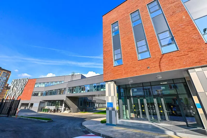 Обзор В сентябре 2025 года в России были открыты 21 новая школа и детский сад