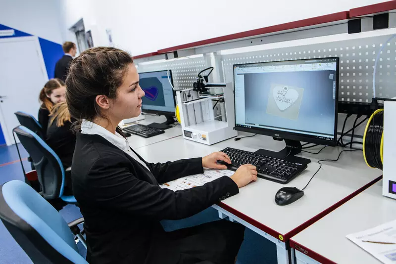 Ростех и РТУ МИРЭА образовательный проект для школьников