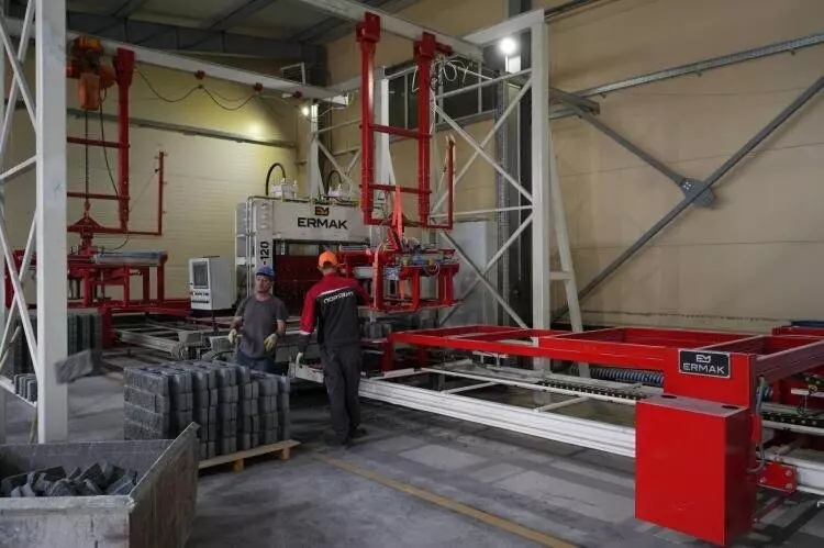 Картинка №4 для публикации «новые заводы и цеха: Тюменский производитель тротуарной плитки создал вторую линию производства»