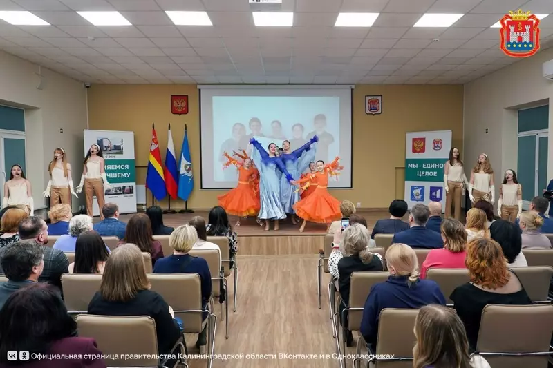 1 для поста «: »