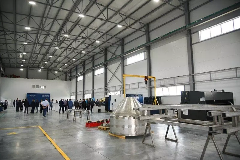 В цехах нового завода "Главсток"