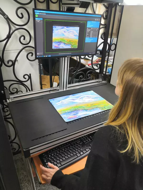 №2 для новости «отечественные технологии: На ЭларСкан оцифровывают книги 17 века и рисунки детей из разных стран»