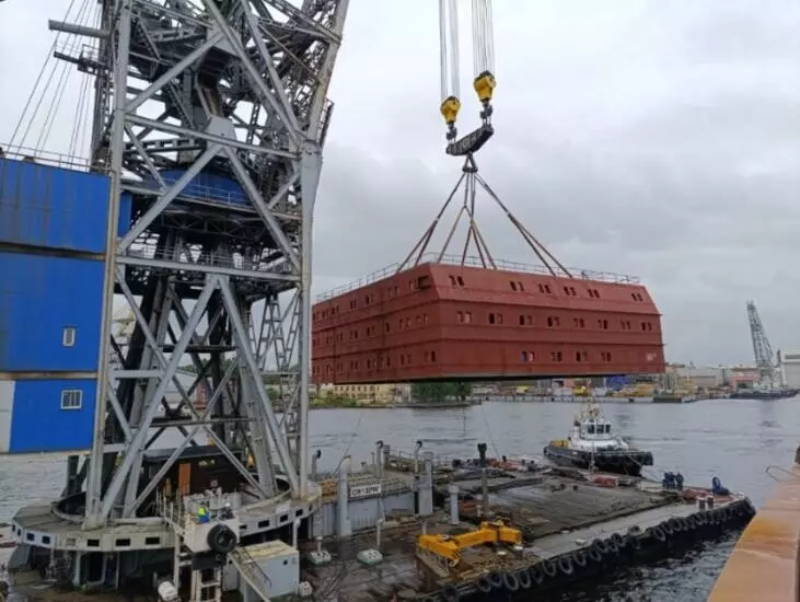 Картинка 1 для публикации «Судостроение и судоходство : Балтийский завод установил 300 тонный блок на атомный ледокол Чукотка»