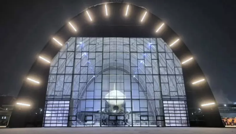 №2 для статьи «Спорт: Первый пилотируемый корабль Буран открыт для посещения в самом большом техническом музее России»