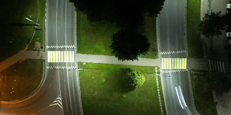 В 30 м по счёту населённом пункте появились проекционные пешеходные переходы