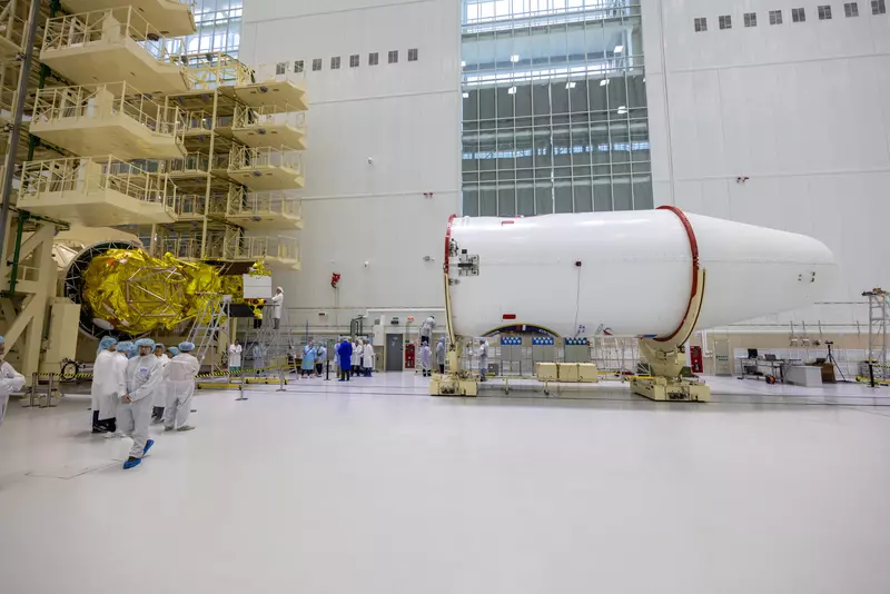 Картинка #16 для публикации «На Восточном на автоматическую станцию Луна 25 накатили головной обтекатель»