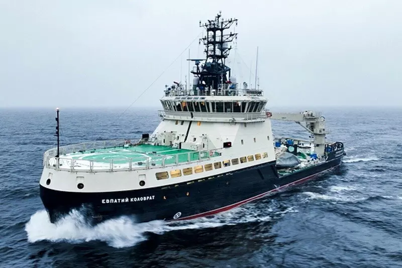 Дизель электрический ледокол Евпатий Коловрат завершил государственные испытания