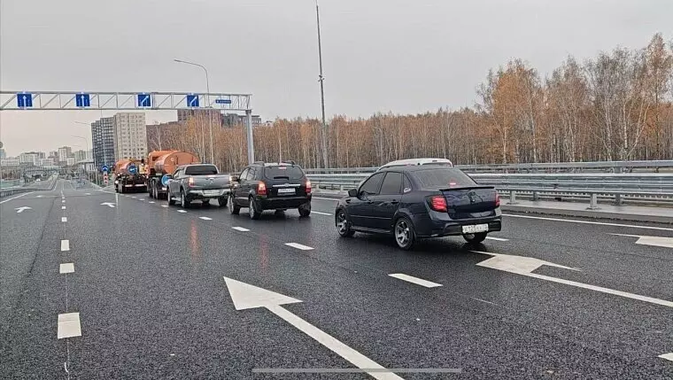 Фото 3 для статьи «дорожное строительство: В Тюмени запустили рабочее движение по новым объектам Южного транспортного коридора»