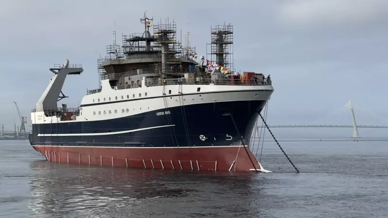 Фото №2 для «Санкт-Петербург: На Адмиралтейских верфях спустили на воду траулер Капитан Юнак проекта СТ 192»
