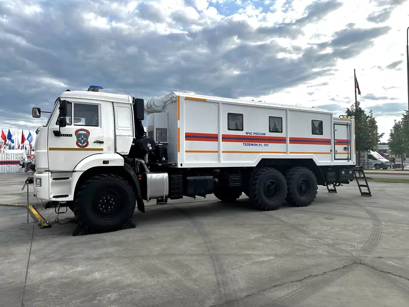 Росэлектроника представила мобильный пункт управления для МЧС России