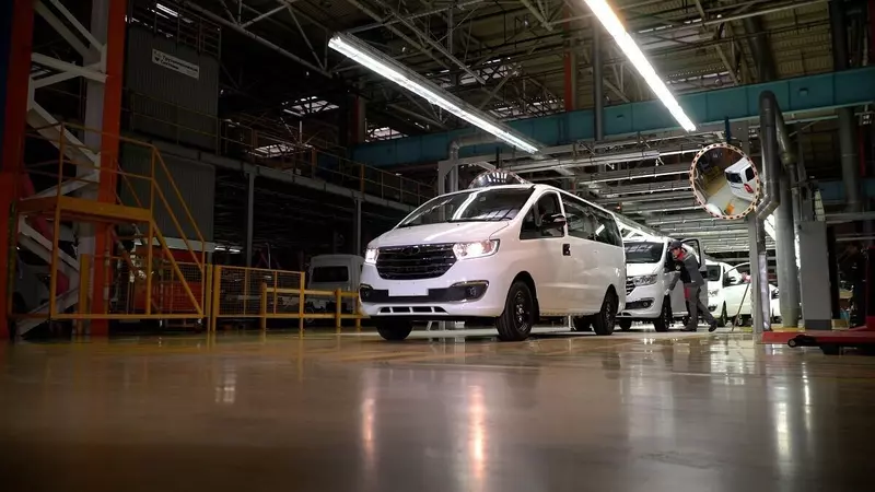 Изображение №2 для поста «спецтехника и логистика: От листа металла до готовой машины в Елабуге начали собирать 1»